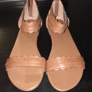 BRAND NEW brown sandals size 8